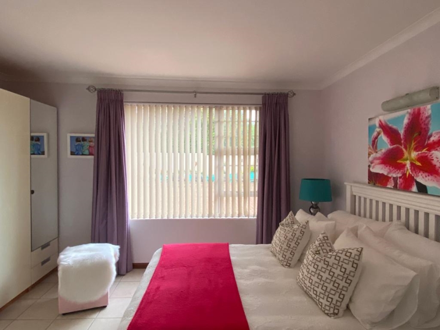 5 Bedroom Property for Sale in Sandbaai Western Cape